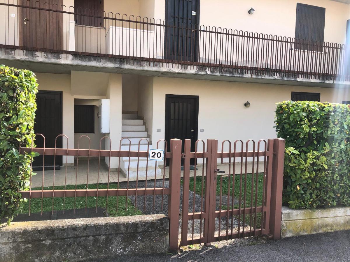 Appartamento Con Piscina A Lazise Kültér fotó